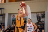 Tur Basket Bielsk Podlaski nie dał szans akademikom z Kielc. Porażka Żubrów ze Zniczem Pruszków