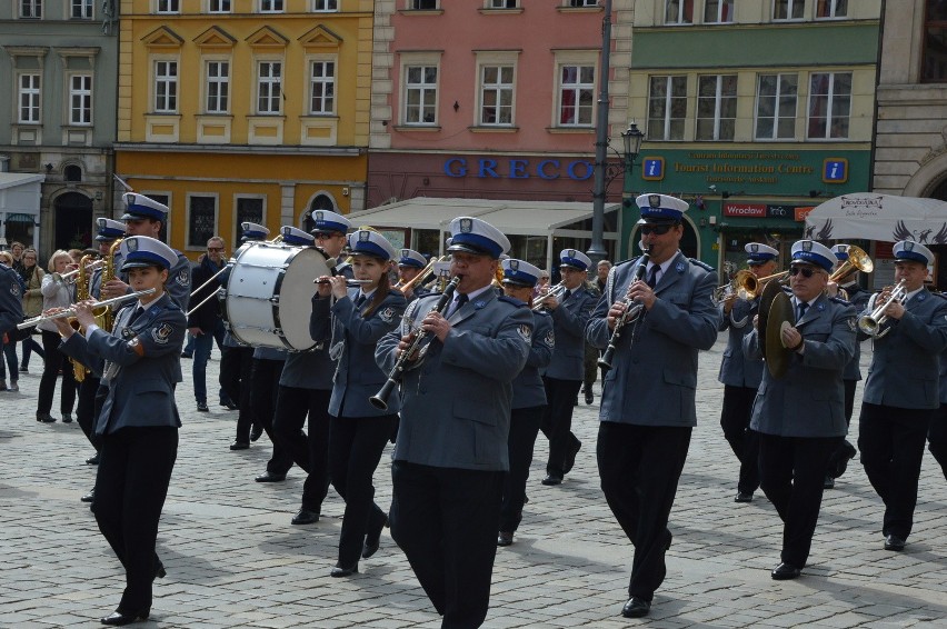 Obchody Dnia Flagi Rzeczypospolitej Polskiej na wrocławskim...