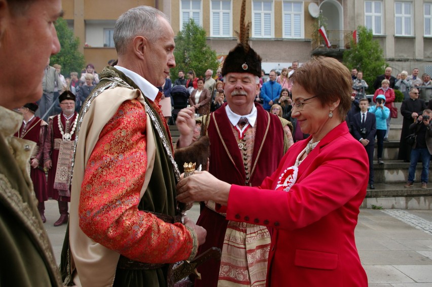 W Gorlicach Święto Konstytucji z intronizacją Króla Kurkowego ZDJĘCIA