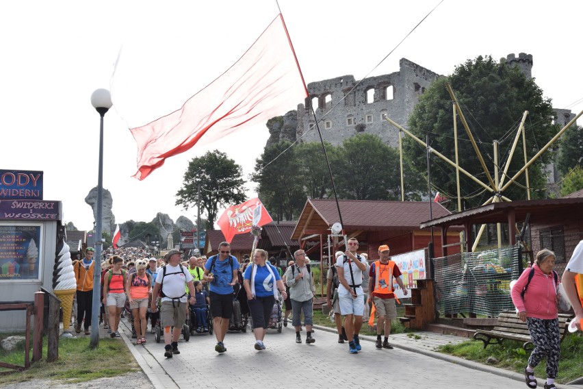 Wspólnota Śródmiejska wyruszyła z Podzamcza do Częstochowy