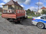 Policjanci z Opola zatrzymali iveco z cofniętym licznikiem i ciężarowego forda, którego kierowca nie ma prawa jazdy