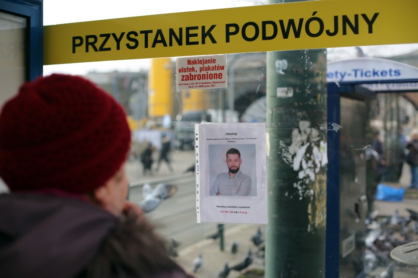 Cały Kraków szuka Piotra Kijanki, który zaginął na Kazimierzu. Czekają na niego żona i synek