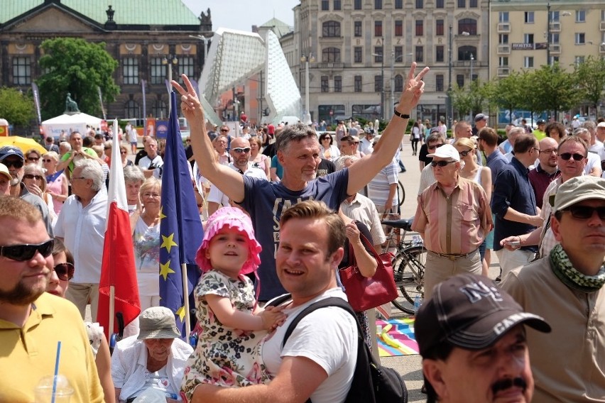 Manifestacja na placu Wolności - 4 czerwca 2016