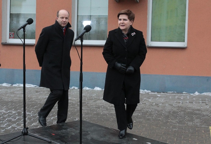 Premier Beata Szydło i minister zdrowia w Radomiu zapowiedzieli normalność w służbie zdrowia