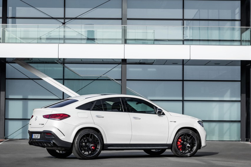 Stylizacja nadwozia GLE 63 Coupé to typowe rozwiązania AMG....