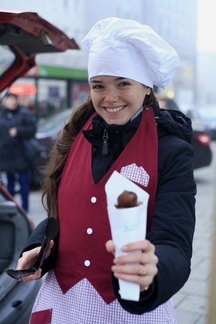 Eleonora Bavykina przyznaje, że chętnie kupujemy pieczone kasztany