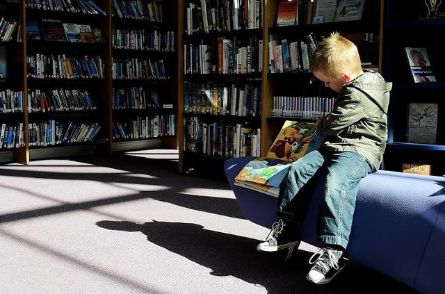 Biblioteka w Działoszycach bierze udział w internetowym konkursie Kinder. Ma szansę na wygranie 5 tysięcy złotych na nowe książki dla dzieci. Wszystko zależy od głosów internautów.