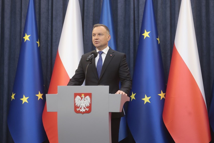 Prezydent Andrzej Duda oświadczył, że podpisze ustawę o...