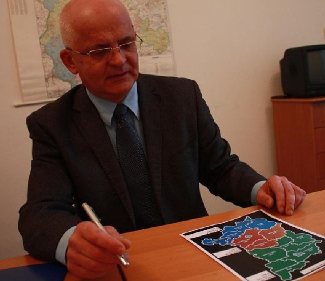 Bogdan Bojko, 52 lata, poseł na sejm V i VI kadencji, w latach 2002 - 2005 radny miejski w Nowej Soli, od 2002 roku związany z lokalnymi strukturami Platformy Obywatelskiej.