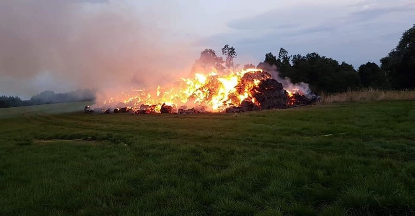 W dniu 27.07 o godzinie 19:55 doszłoi do pożaru balotów...