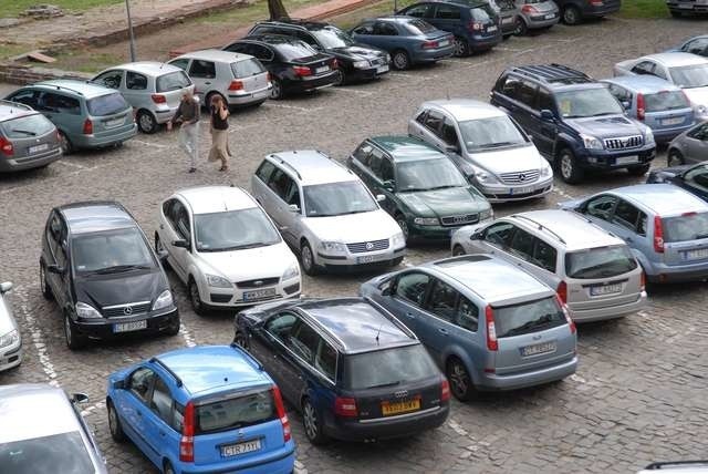 Zniesienie opłat może sprawić, że samochody przez wiele godzin będą zajmowały miejsce i trudniej będzie zaparkować