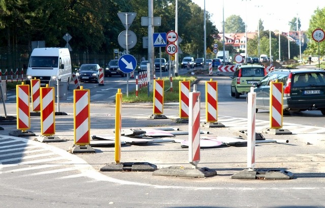 Rozpoczęcie prac na rondzie na  skrzyżowaniu ul. 4 Marca z ul. Wojska Polskiego z pewnością jeszcze bardziej utrudni kierowcom życie.