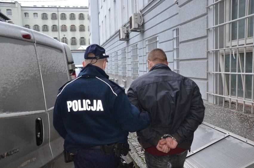 Gdańska policja zatrzymała dwóch meżczyzn poszukiwanych...