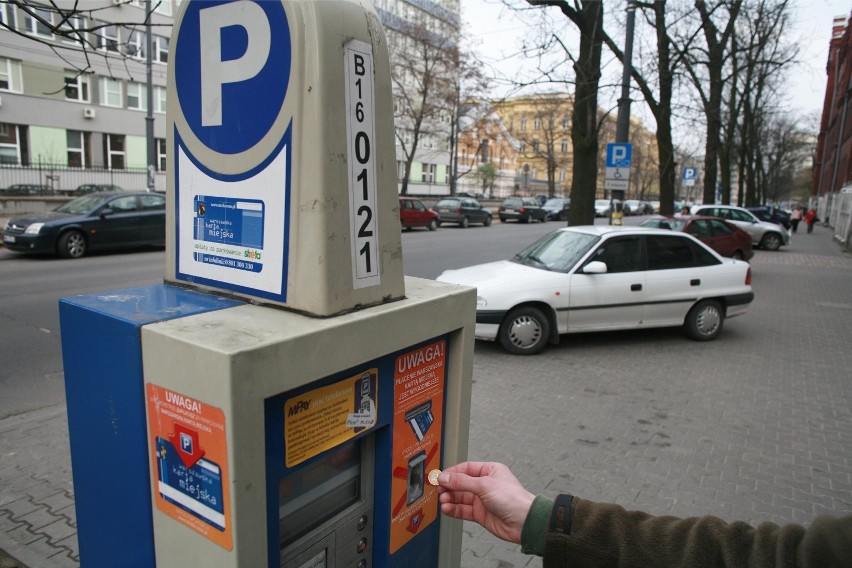 Płatne parkowanie, Warszawa. Wydłużone płatne godziny, wyższe stawki i abonament mieszkańca nawet za 1200zł!
