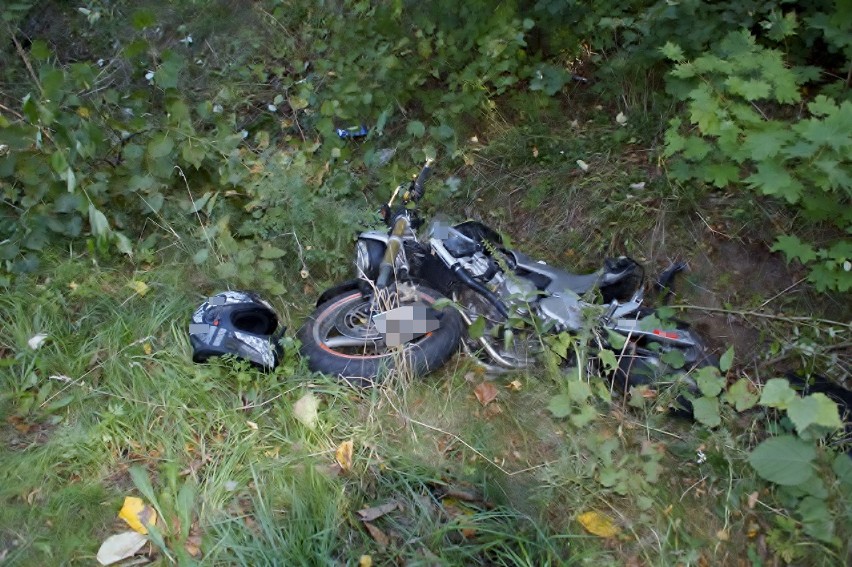 Wypadek na drodze między Bruskowem a Krzemienicą. Motocyklista w szpitalu [ZDJĘCIA]