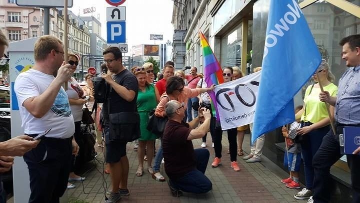 Pikieta i demonstracja przeciwko zmianom w sądownictwie...