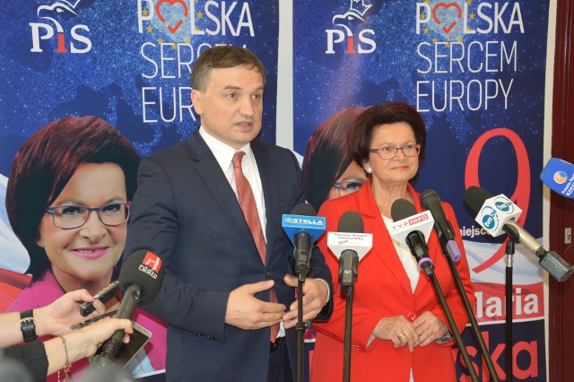 Minister Sprawiedliwości Zbigniew Ziobro i promowana przez niego na europosła Maria Kurowska