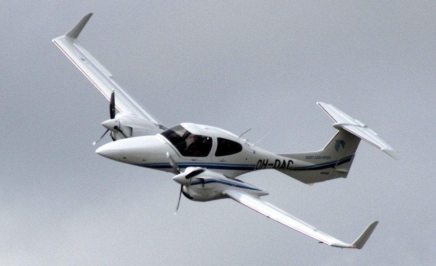 Diamond DA42 to czteromiejscowy, dwusilnikowy samolot...