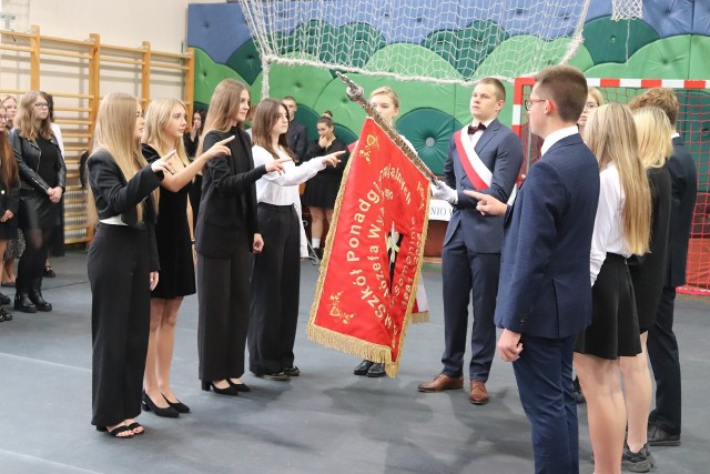 W Powiatowym Zespole Szkół w Somoninie odbyła się uroczysta akademia z okazji Dnia Edukacji Narodowej i ślubowania klas pierwszych.