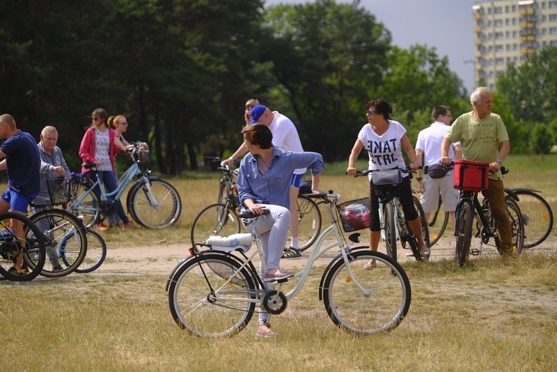 Setki rowerzystów pokonało dziś trasę z placu cyrkowego Na...