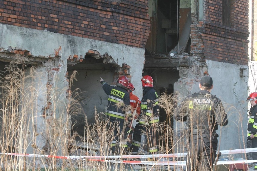 Zabrze: Kawałek po kawałku wycinali fragmenty budynku. W końcu jego część runęła [ZDJĘCIA]