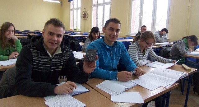 Krzysztof Nowak, Rafał Frąckowiak oraz ich koledzy z IV TH mają lekcje matematyki w czasie ferii &#8211; na własne życzenie.
