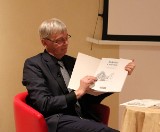 Zofia Życzyńska-Bajek i Mariusz Bajek spotkali się z miłośnikami historii lokalnej w Miejskiej Bibliotece Publicznej w Stalowej Woli