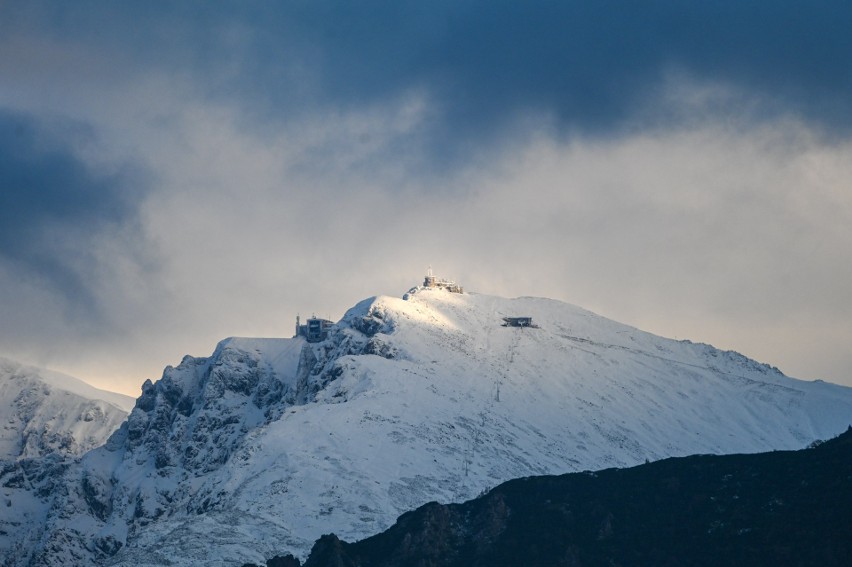 Tatry. Chmury w końcu odsłoniły góry i od razu taki widok! W takim towarzystwie Giewont prezentuje się niesamowicie