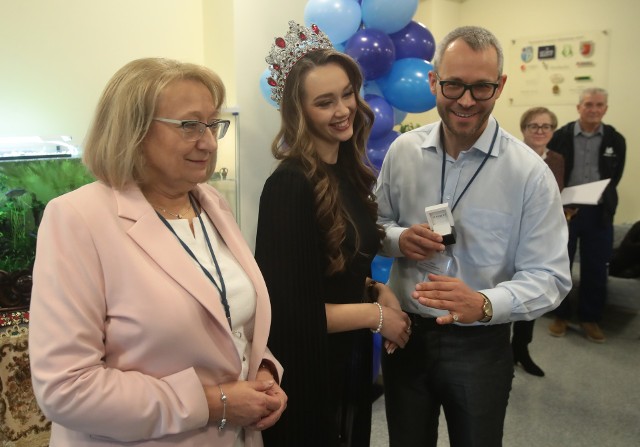 Aleksandra Klepaczka Miss Polski 2022 odwiedziła hospicjum w Tanowie