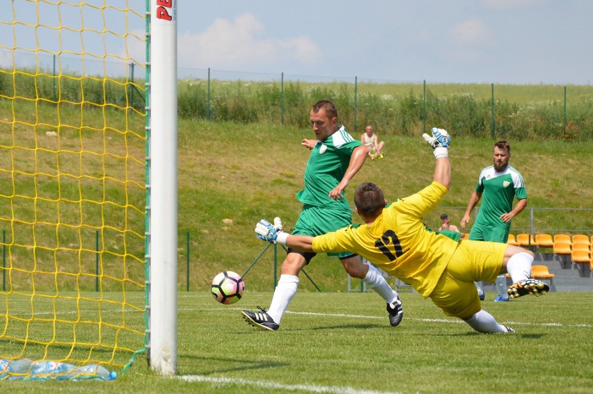 5. liga. Brzezina Osiek postrzelała sobie kosztem Żarek [ZDJĘCIA]