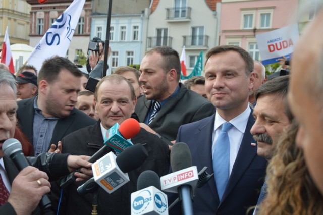 Andrzej Duda w poniedziałek przyjechał do Chojnic. Spotkało się z nim kilkuset mieszkańców Chojnic oraz okolicznych miejscowości i powiatów