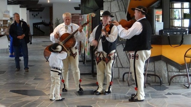 Zaklikowianie mieli okazję posłuchać góralskiej muzyki i zobaczyć podhalański folklor.