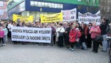 "Haniebna decyzja". Protest wiernych z Jasienicy przeciwko zamknięciu kościoła [wideo]