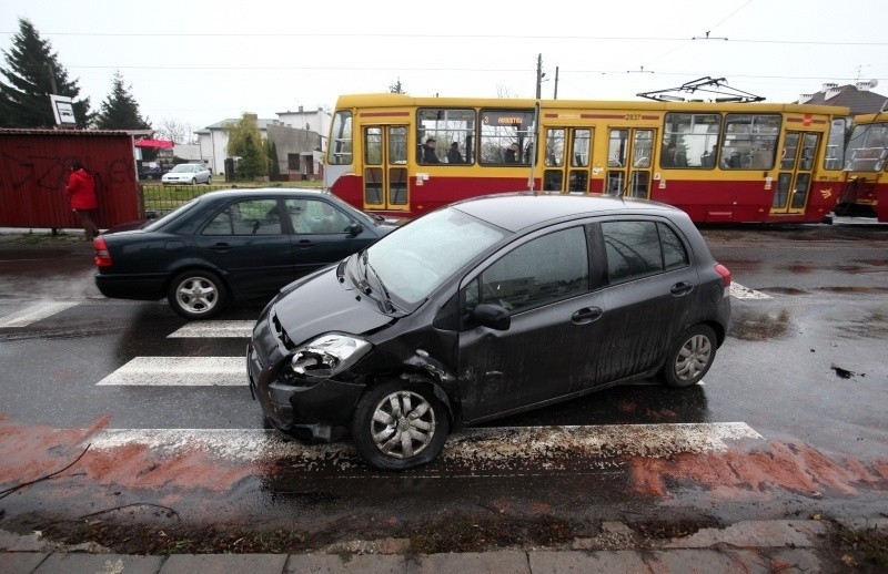 Wypadek na ul. Warszawskiej. Dwie osoby ranne! [zdjęcia]
