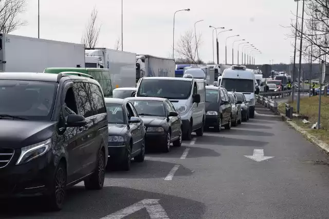 Korki w Niemczech - kiedy się ich spodziewać? Jakie przepisy obowiązują w Niemczech? Wszystko, co musisz wiedzieć wybierając się do naszych zachodnich sąsiadów!