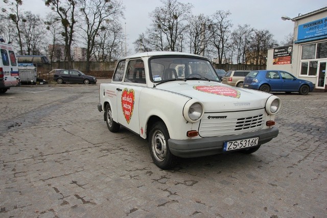 Wyjątkowy trabant z 1991 roku to jedna z charytatywnych aukcji WOŚP.