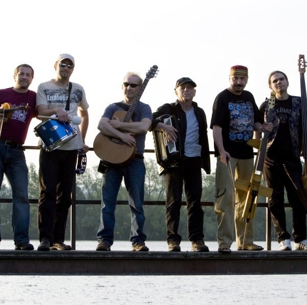 Czeska grupa Čechomor zagra własny repertuar oraz pieśni ludowe z Czech i Moraw.