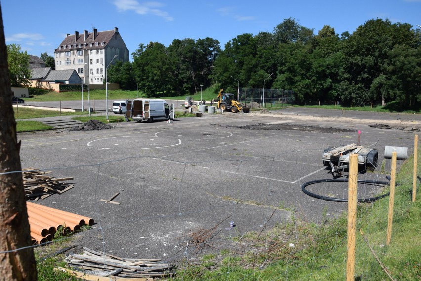 Zaczęły się prace przy budowie skateparku w Miastku 