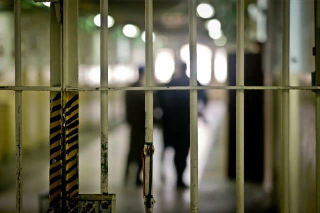 Sąd Rejonowy w Koszalinie przychylił się do złożonego wniosku i zastosował wobec 20-latka izolacyjny środek zapobiegawczy w postaci tymczasowego aresztowania na okres trzech miesięcy.