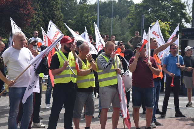 Protest "Sierpnia 80" pod siedzibą JSW trwa od 13 czerwca.