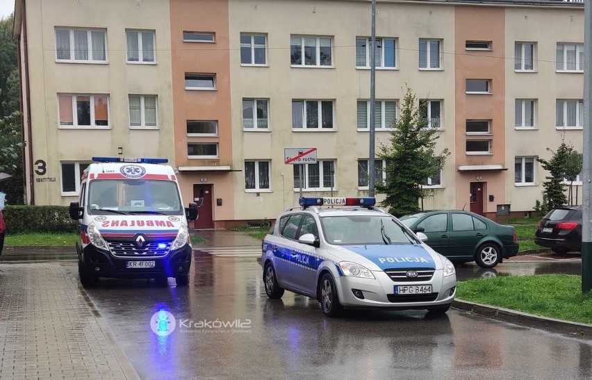 Seria wypadków w powiecie krakowskim. Potrącona piesza wpadła pod kolejne auto