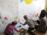 W Radziejowskim Domu Kultury podziwiać można ogromne wiosenne malowidło