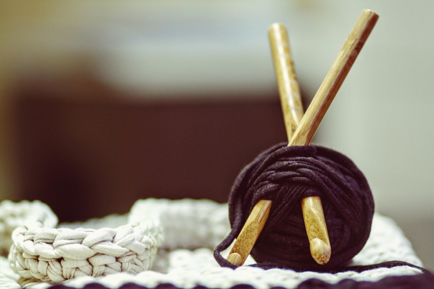 Dzierganie na drutach lub szydełkowanie to wspaniałe zajęcie...