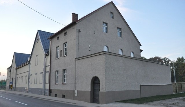 Elewacja kapicy św. Franciszka również została pomalowana przy okazji przebudowy starego szpitala na Lidl