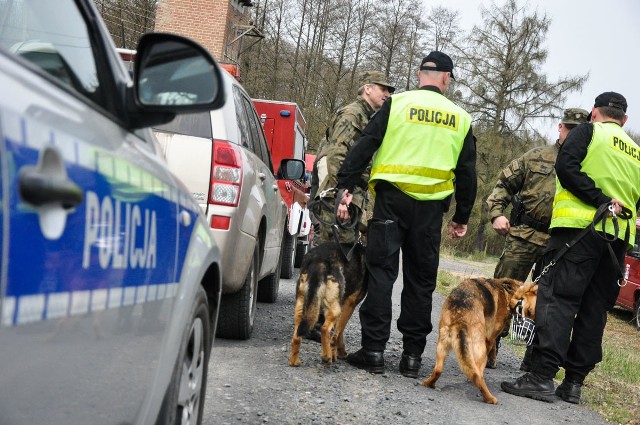 Strzeleccy policjanci poszukiwali 26-letniego mężczyznę, który wyszedł z domu, pozostawiając jedynie list z informacją, że chce popełnić samobójstwo. Tym razem były to ćwiczenia strzeleckich służb.