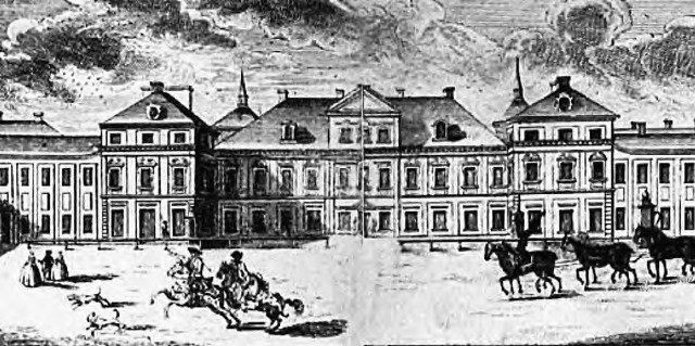 Barokowy pałac, który kupił w 1713 r. król August II Mocny, stał się częścią Osi Saskiej