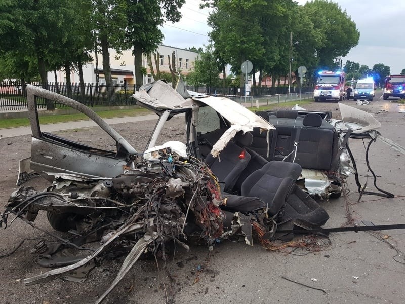 Śmiertelny wypadek w Bratoszewicach. Zginął młody kierowca