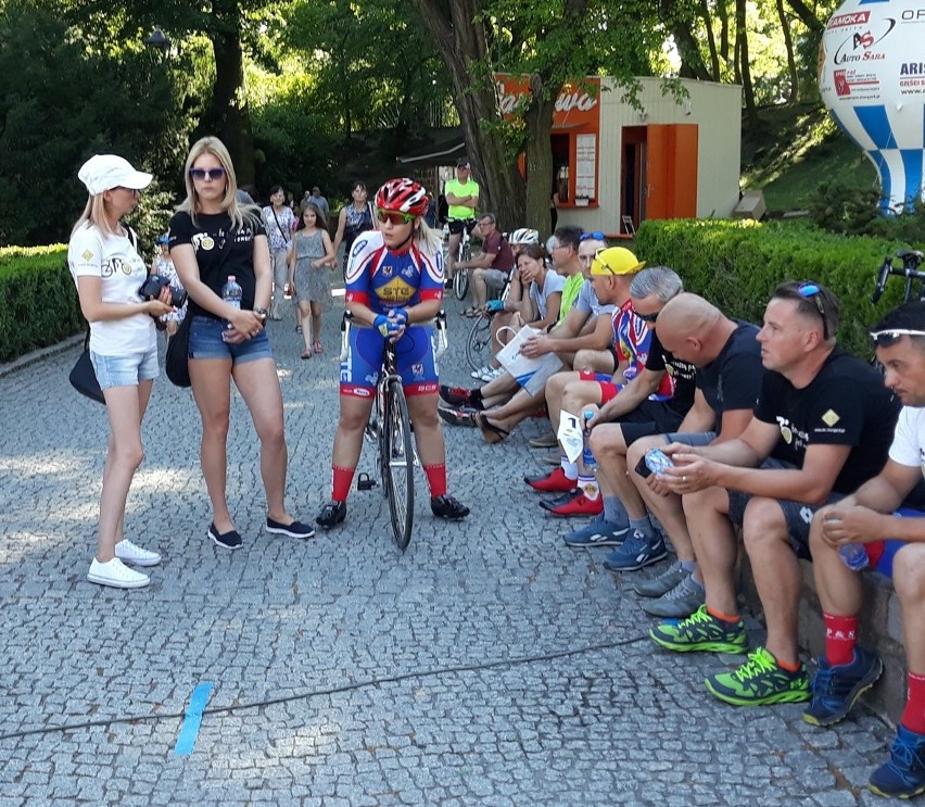 Uczestnicy kryterium pokonywali okrążenia w okolicy Starego...