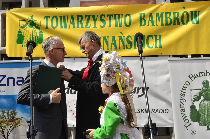 Ryszard Skibiński udekorował Andrzeja Byrta odznaką "Złotej...