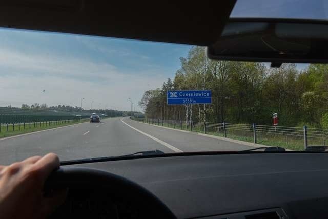Oznakowanie na autostradzie A1 może wprowadzać kierowców spoza regionu w błąd
